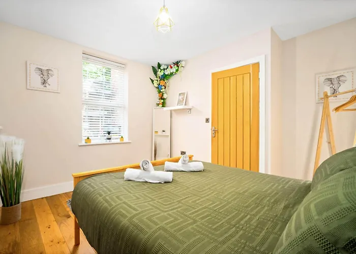 Down To Earth 1 Bedroom Apartment Jewellery Quarter Birmingham - Free Parking