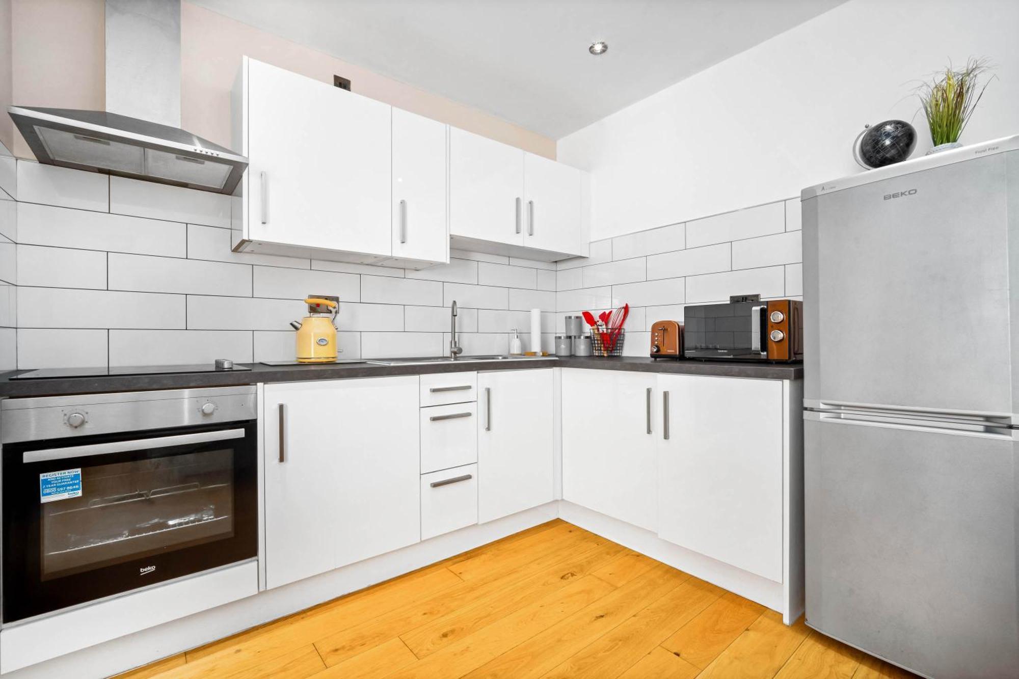 Down To Earth 1 Bedroom Jewellery Quarter - Free Parking Apartment *